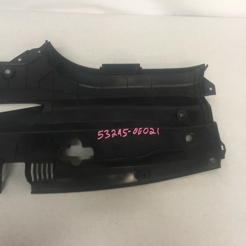 53295-OEO21 LEXUS RX350 AIR INTAKE DUCT COVER SEAL 2010 2011 2012 2013 OEM