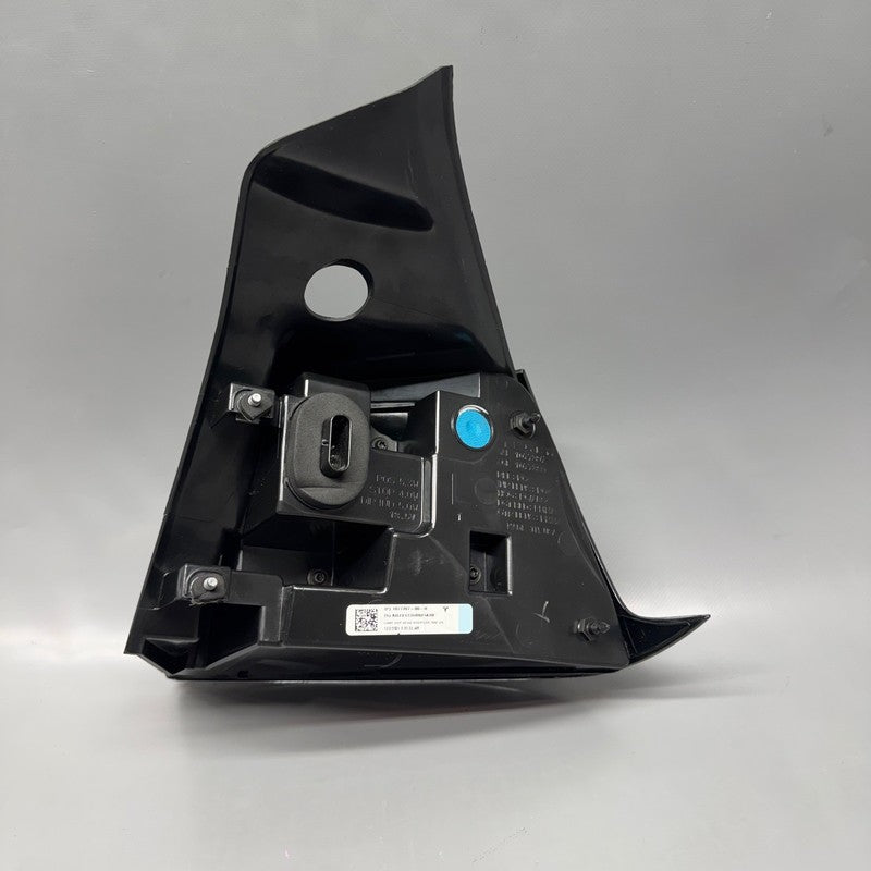 TESLA MODEL 3 TAIL LIGHT LEFT DRIVER 2017-2019 2020 2021 2022 2023 3 P
