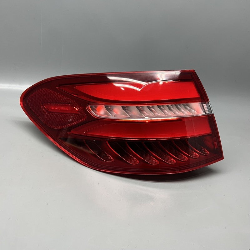 MERCEDES BENZ GLC300 TAIL LIGHT LEFT DRIVER LED OEM 2016 2017 2018 201