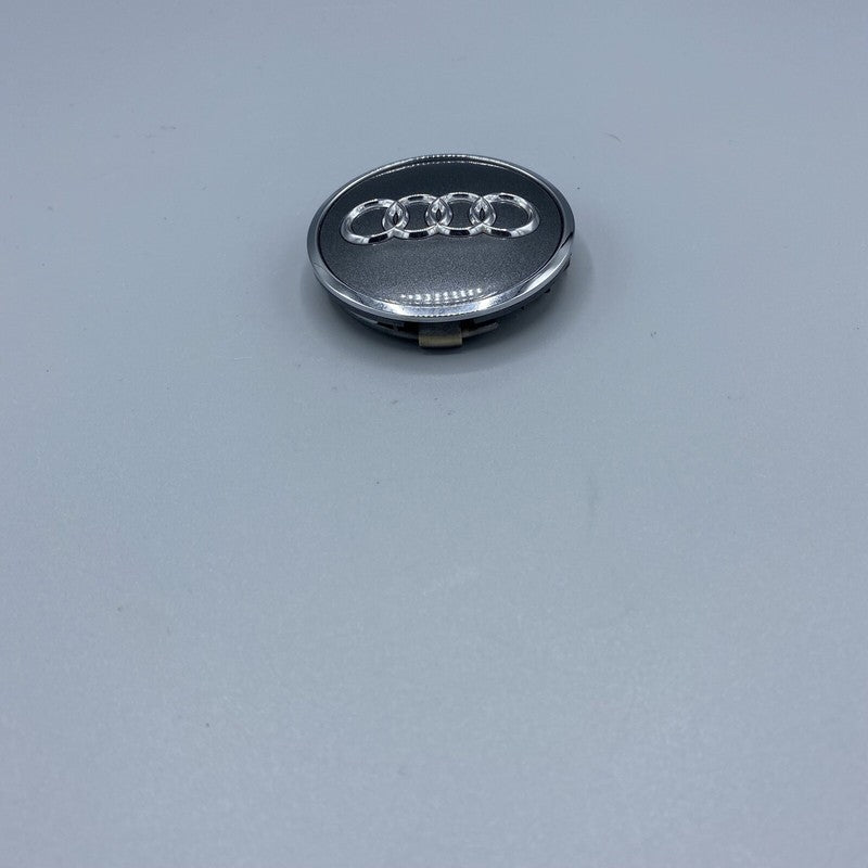 8W0601170 AUDI A4 S4 WHEEL CENTER CAP 8W0601170 2015 2016 OEM