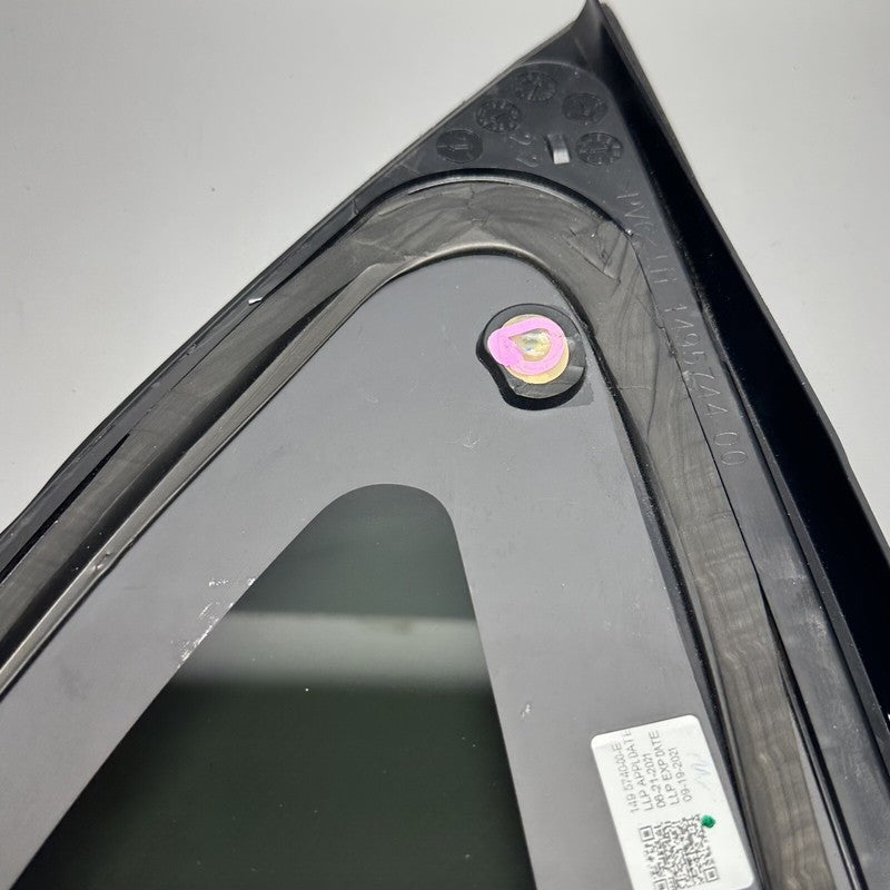 1495740-00-E TESLA MODEL Y QUARTER GLASS LEFT REAR 2020 2021 2022 2023 OEM 1495740-00-E