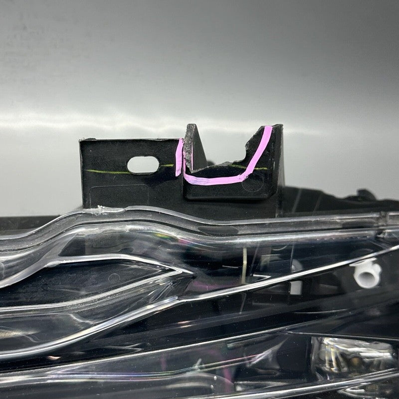 1077392-00-F TESLA MODEL 3 FOG LIGHT RIGHT PASSENGER 2017 18 19 20 21 2022 OEM 1077392-00-F