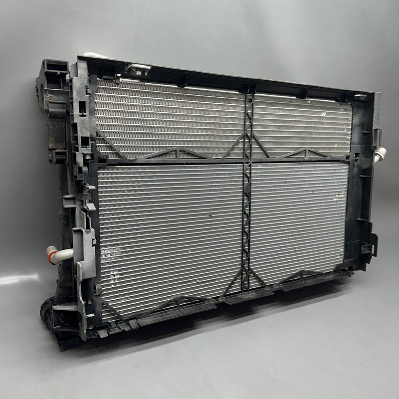 A2045003703 MERCEDES BENZ E350 E550 RADIATOR 2010 2011 2012 2013 2014 2015 OEM A2045003703