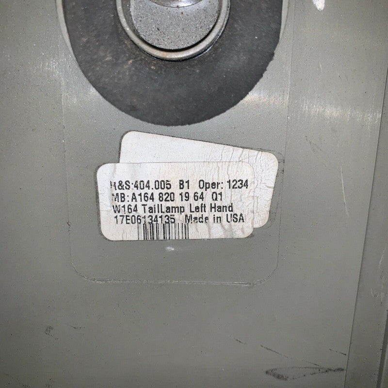 A1648201964 MERCEDES BENZ ML63 ML350 LEFT DRIVER SIDE TAIL LIGHT 2006 2007 2008 OEM