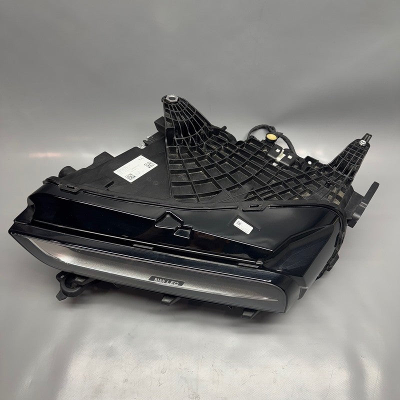 BMW I7 HEADLIGHT LOWER LEFT DRIVER 2023 2024 2025 BASE OEM 5B33EF5