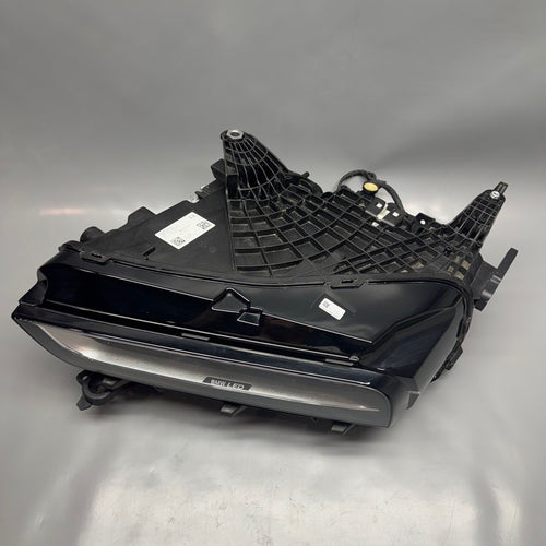 BMW I7 HEADLIGHT LOWER LEFT DRIVER 2023 2024 2025 BASE OEM 5B33EF5