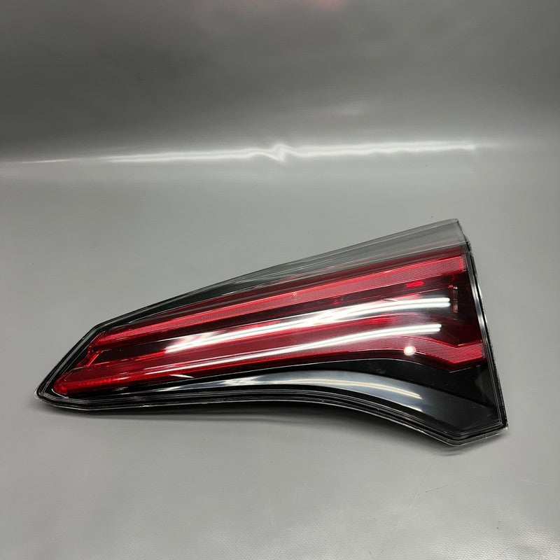 TOYOTA RAV 4 TAIL LIGHT INNER RIGHT PASSENGER 2016 2017 2018 OEM 15020