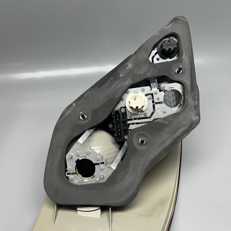 A2518200464 MERCEDES BENZ R500 TAIL LIGHT RIGHT PASSENGER 2006 2007 2008 2009 A2518200464