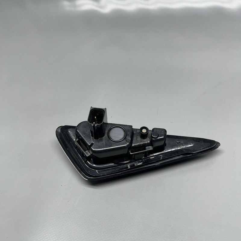 1125106-77-E TESLA MODEL 3 FENDER CAMERA MARKER LEFT 2018 2019 2020 2021 1125106-77-E