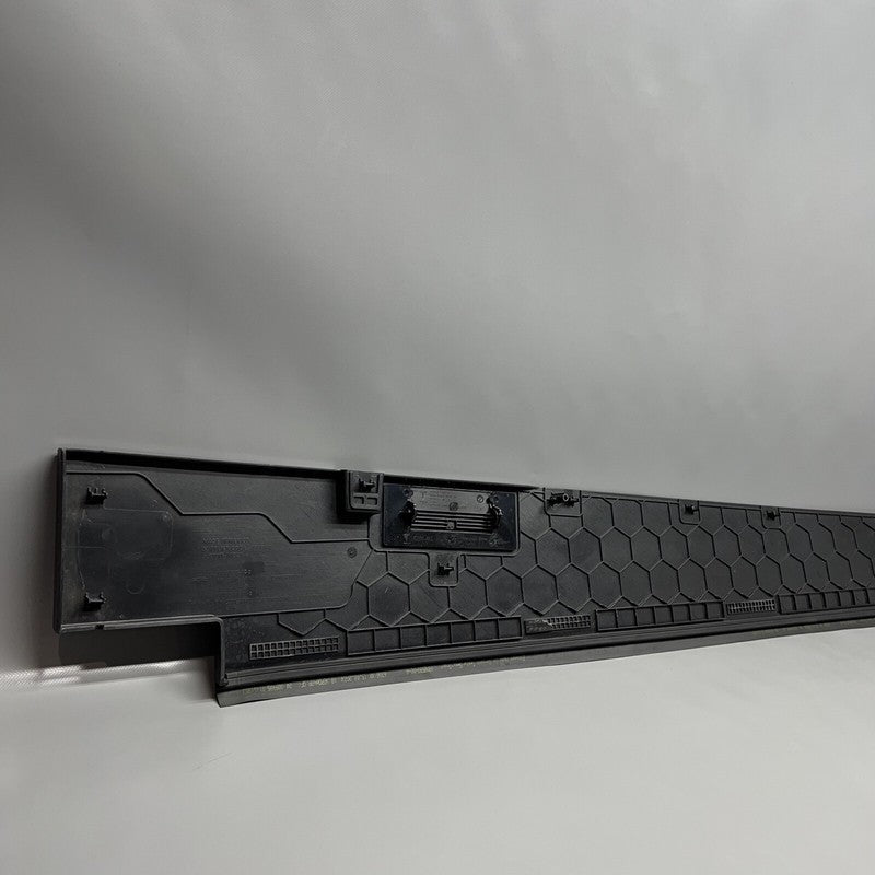 1741539-00-C TESLA CYBERTRUCK BEDSIDE SAIL APPLIQUE RIGHT 2023 2024 OEM 1741539-00-C