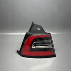 TESLA MODEL Y TAIL LIGHT LEFT DRIVER 2020 2021 2022 2023 2024 OEM 1502