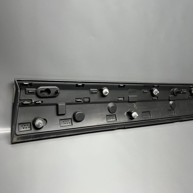 31448427 VOLVO XC90 DOOR TRIM MOLDING LEFT FRONT 2019 2020 2021 2022 2023 OEM 31448427