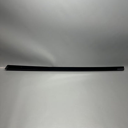 1080684-01-i TESLA MODEL 3 DOOR WINDOW MOLDING RIGHT FRONT 2017 18 19 20 21 2022 1080684-01-i