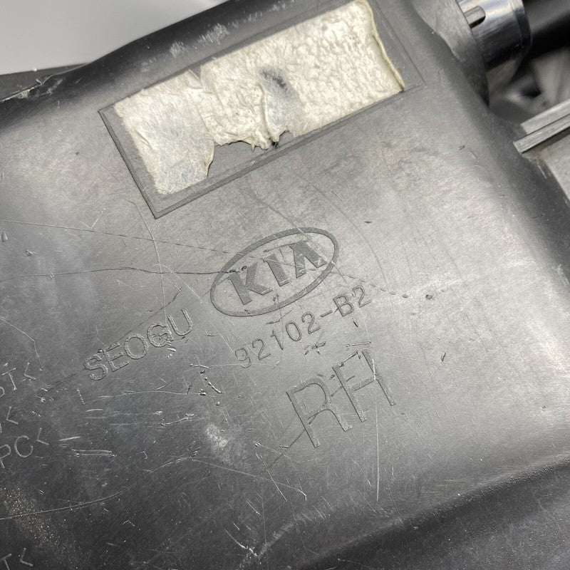 KIA SOUL HEADLIGHT RIGHT PASSENGER 2014 2015 92102-B2 HALOGEN OEM
