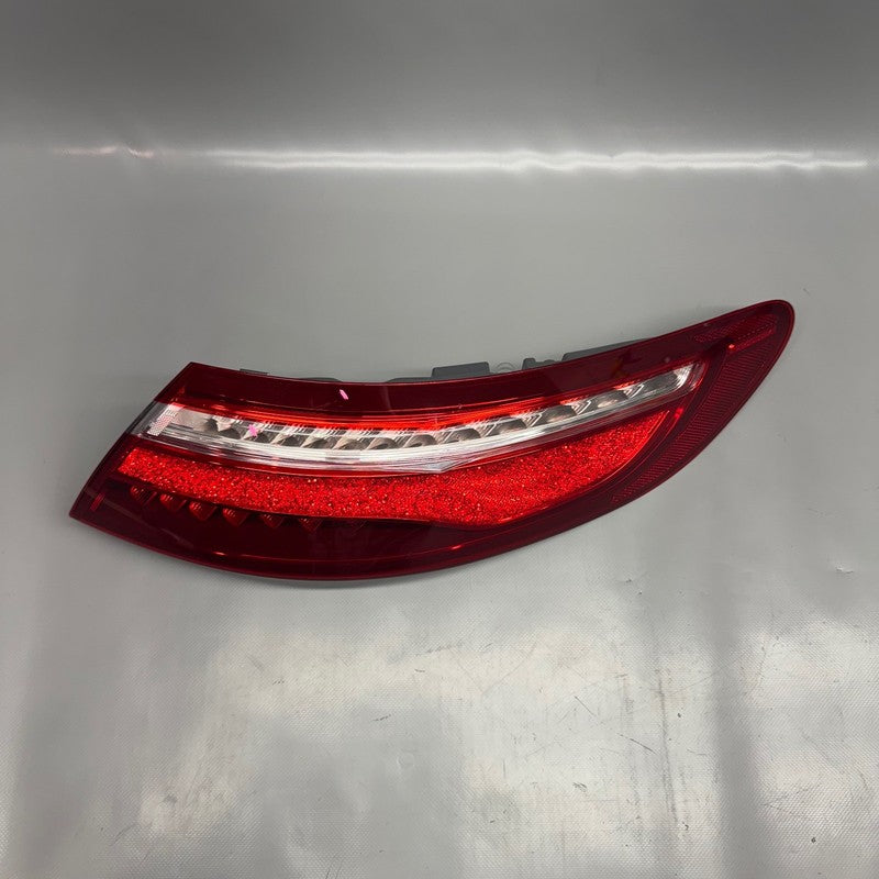 MERCEDES BENZ E400 E53 TAIL LIGHT RIGHT PASSENGER 2019-2021 2022 2023 