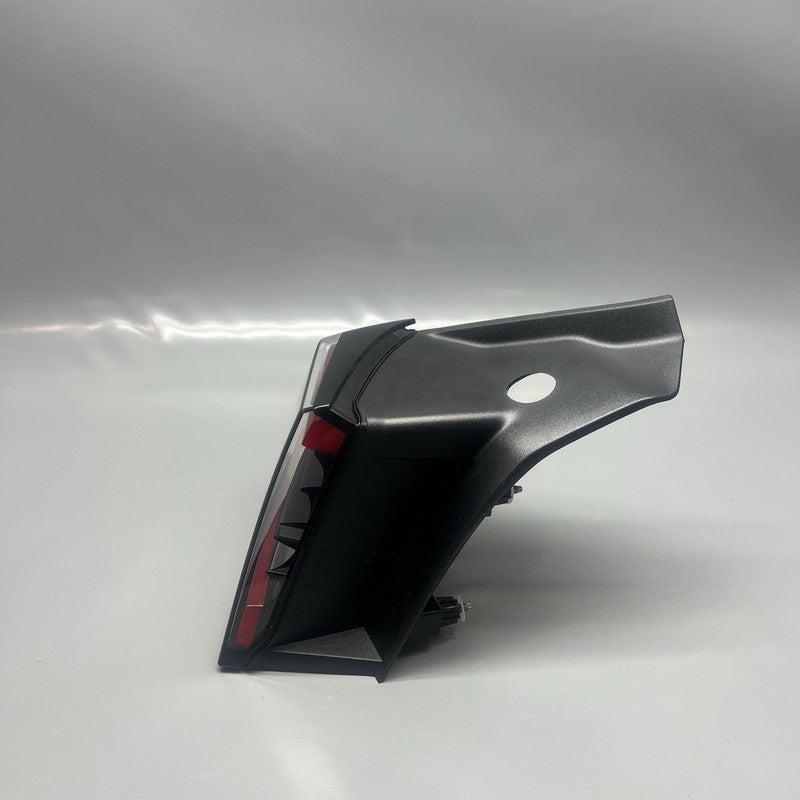 TESLA MODEL Y  TAIL LIGHT LEFT DRIVER 2020 2021 2022 2023 LED 4 PIN 15