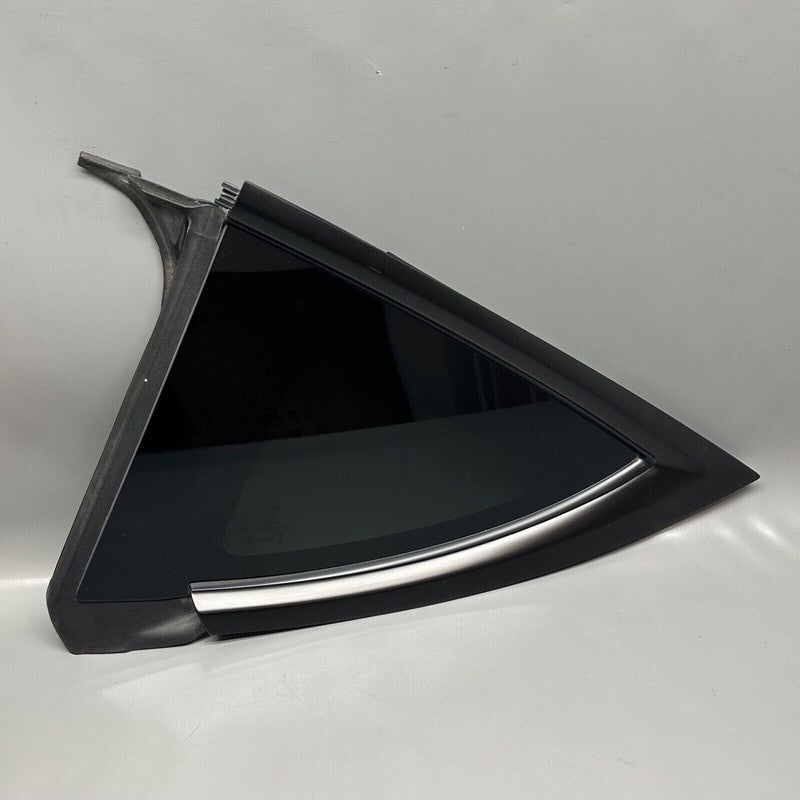1673553-00-B TESLA MODEL Y QUARTER GLASS LEFT DRIVER 2020 2021 2022 2023 OEM 1673553-00-B