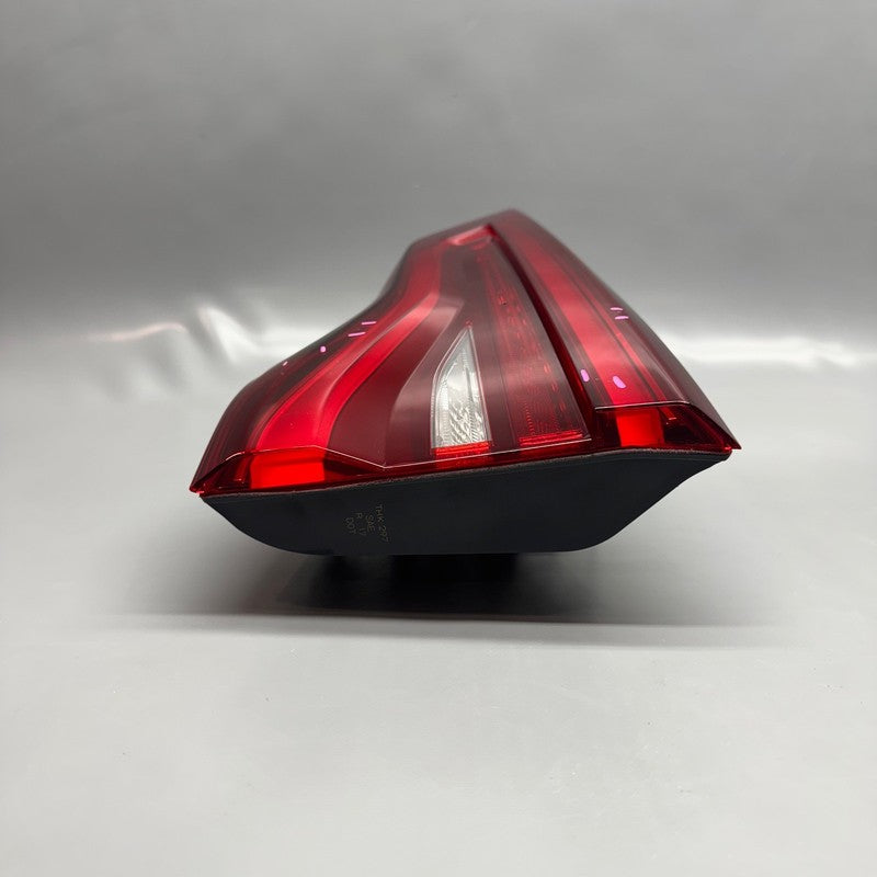 BMW X3M TAIL LIGHT INNER RIGHT PASSENGER 2018 2019 2020 2021 OEM 89853