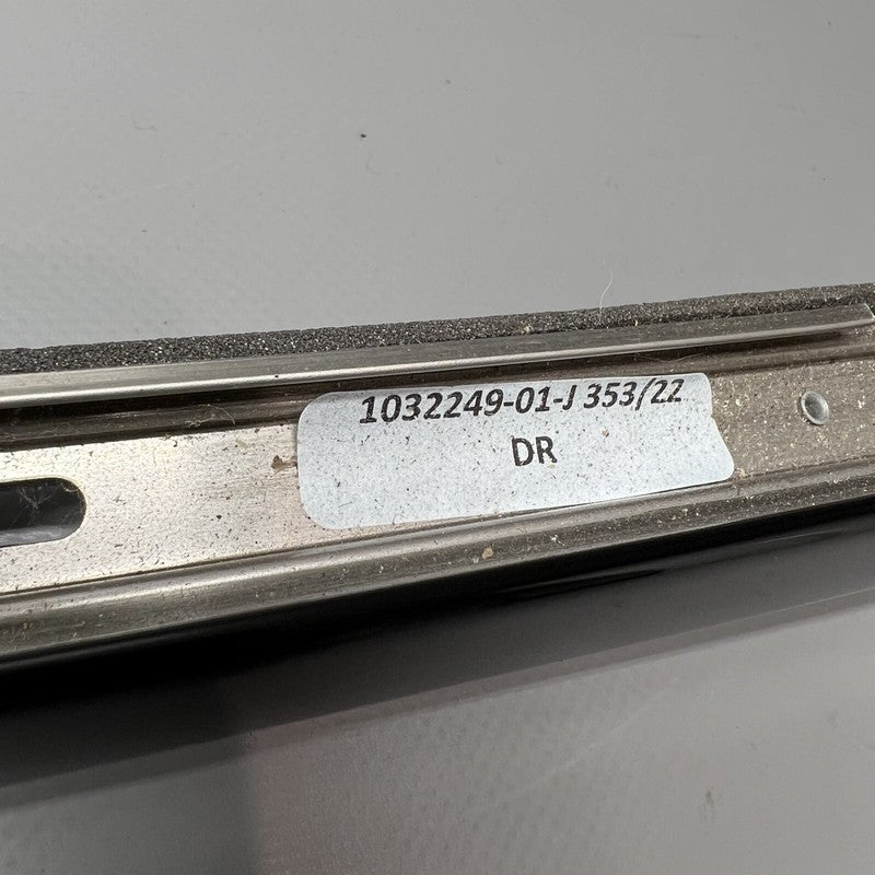 1032249-00-J TESLA MODEL X DOOR MOLDING LEFT REAR 2015 16 17 18 19 20 2021 OEM 1032249-00-J