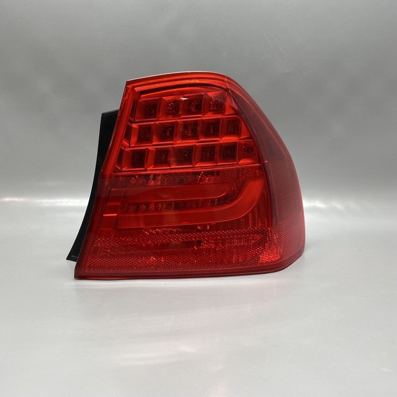 7154158 BMW 328 TAIL LIGHT RIGHT PASSENGER 7154158 2009 2010 2011 SEDAN LED OEM