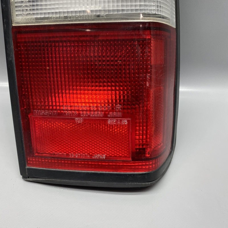 NISSAN PATHFINDER TAIL LIGHT RIGHT PASSENGER 1987 88 89 90 91 92 93 94 1995 OEM