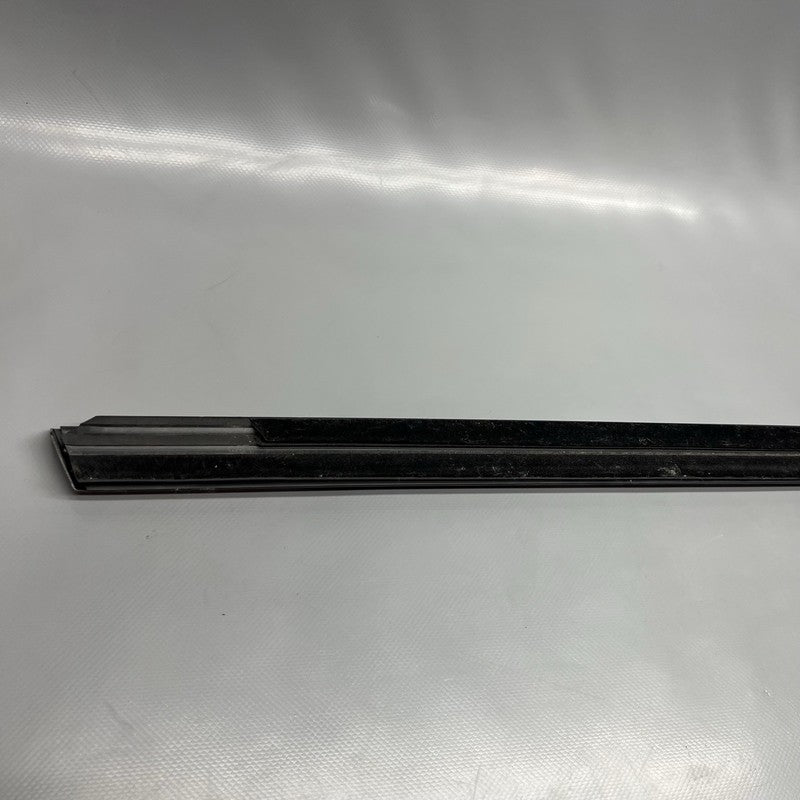 1495722-00-B TESLA MODEL Y DOOR WINDOW MOLDING LEFT REAR 2020 2021 2022 2023 OEM 1495722-00-B