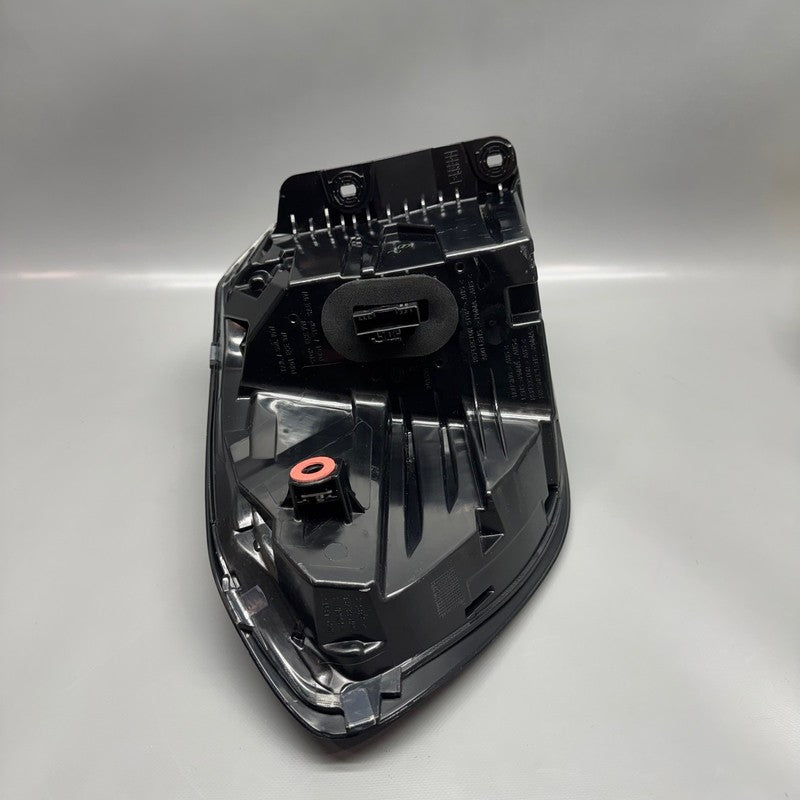 BMW X3 TAIL LIGHT RIGHT PASSENGER 2022 2023 2024 LED OEM H4946305008
