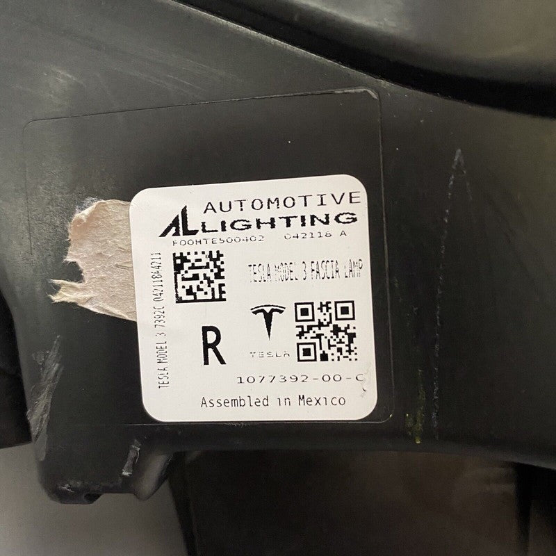 1077392-00-C TESLA MODEL 3 FOG LIGHT RIGHT SIDE LED 1077392-00-C 2017 2018 2019 2020