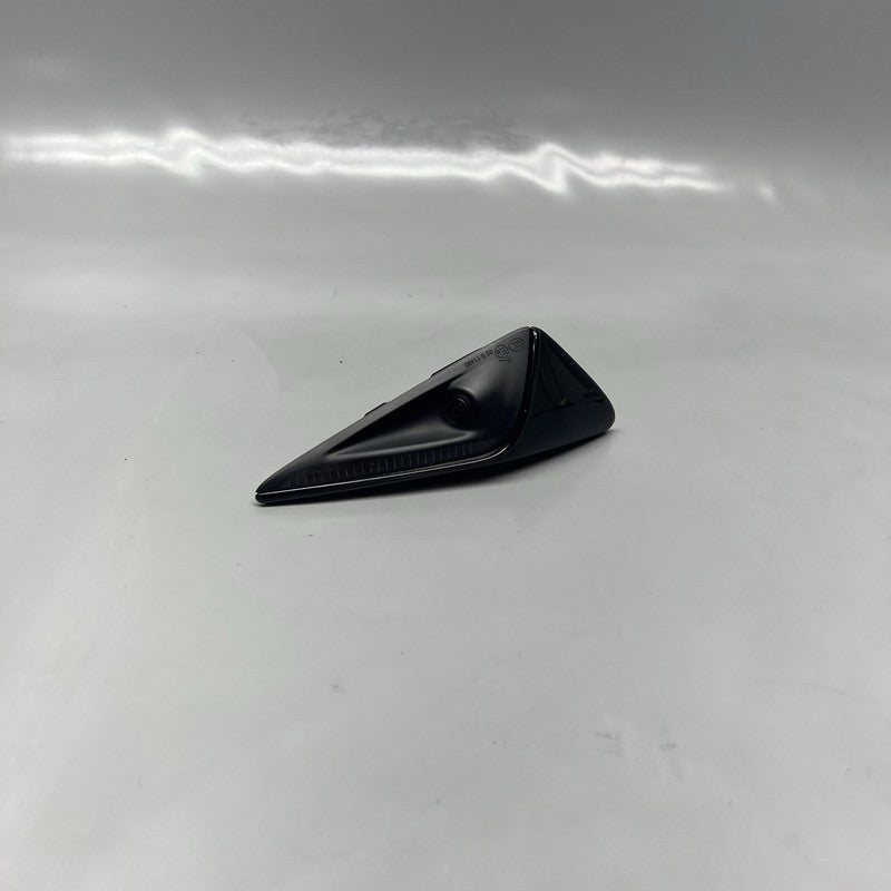 1495866-22-C TESLA MODEL X  FENDER CAMERA REPEATER LEFT 2021 2022 2023 2024 OEM 1495866-22-C