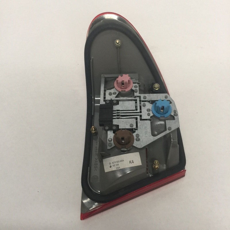 A2108204664 MERCEDES BENZ E320 E430 TAIL LIGHT RIGHT PASSENGER SIDE 1996 1997 1998 1999 OEM