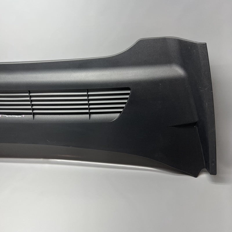 1619812-00-B TESLA MODEL Y WINDSHIELD WINDOW WIPER COWL PANEL 2020 21 22 2023 1619812-00-B