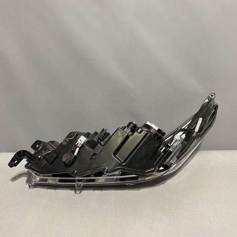 TOYOTA HIGHLANDER HEADLIGHT RIGHT SIDE HALOGEN OEM 2017 2018 2019