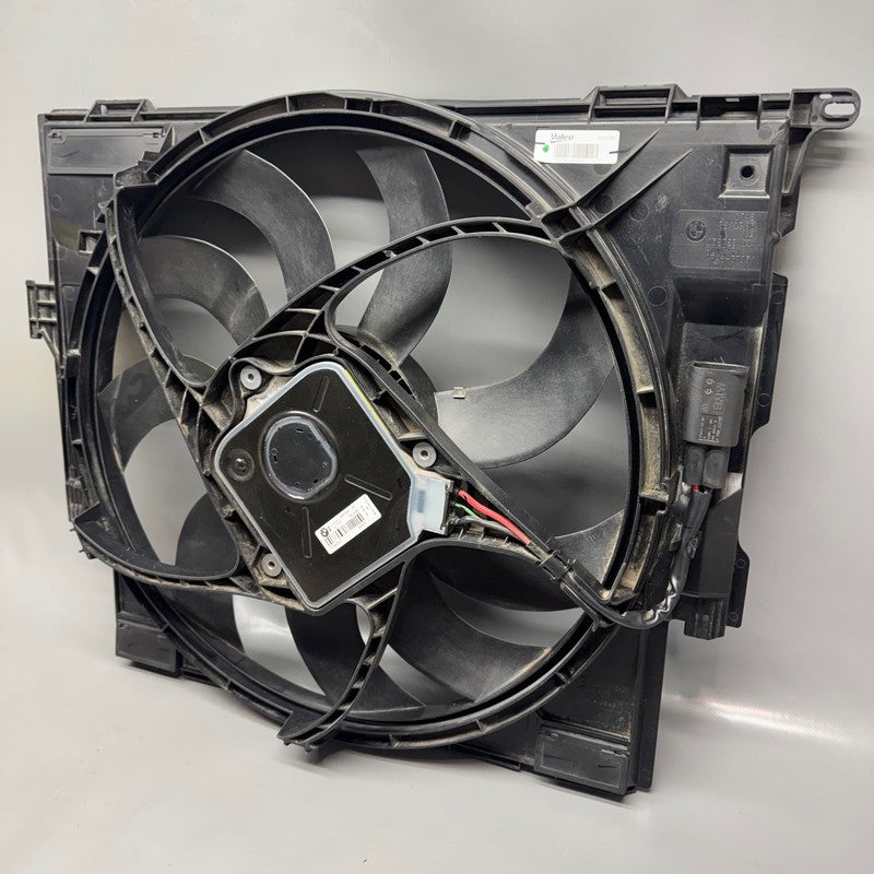 8641947 BMW 328I RADIATOR FAN 340 430 2016 2017 2018 2019 2020 OEM 8641947