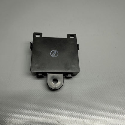 1069651-00-E TESLA MODEL S DOOR HANDLE CONTROL UNIT MODULE FRONT 2016 17 18 2019 1069651-00-E