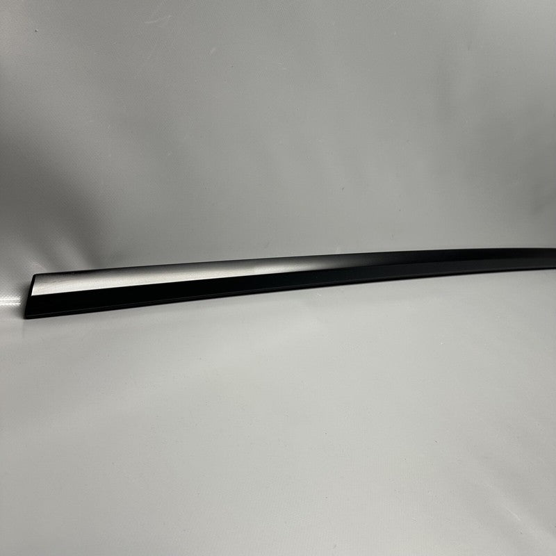1495710-00-D TESLA MODEL Y DOOR WINDOW MOLDING LEFT FRONT 2020 2021 22 2023 OEM 1495710-00-D