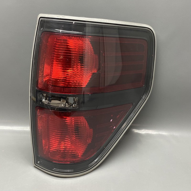 44ZH-1982-A FORD F150 TAIL LIGHT RIGHT PASSENGER 44ZH-1982-A 2009 2010 2011 2012 2013 2014 