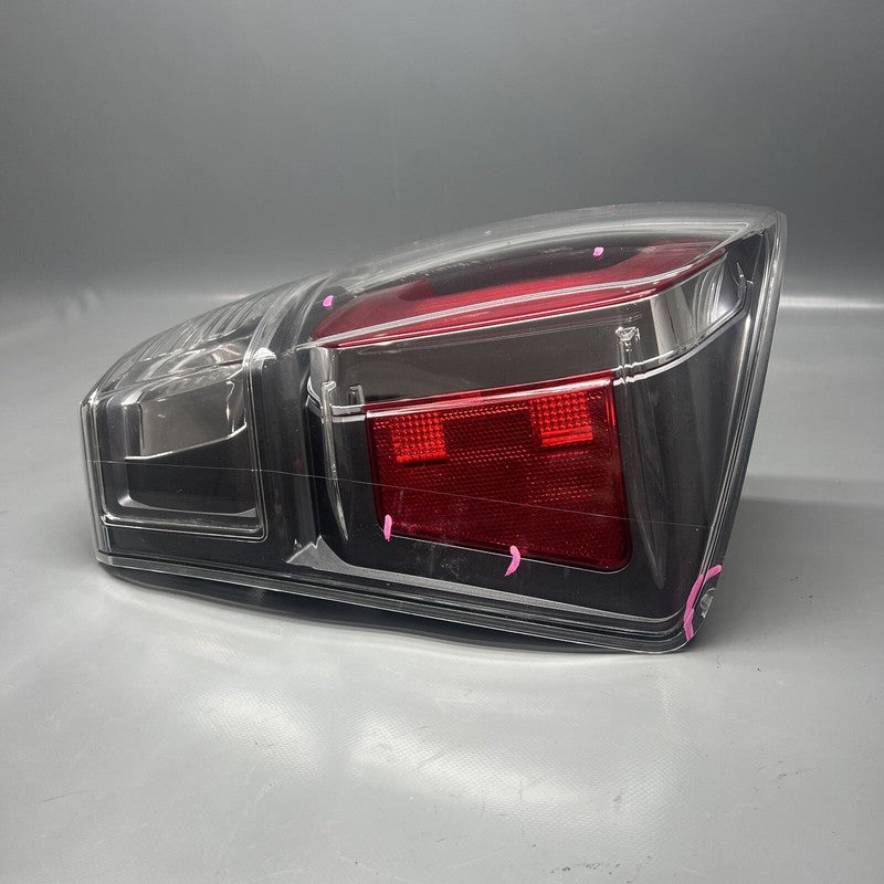 TOYOTA TACOMA TAIL LIGHT RIGHT PASSENGER 2020 2021 OEM DAMAGED