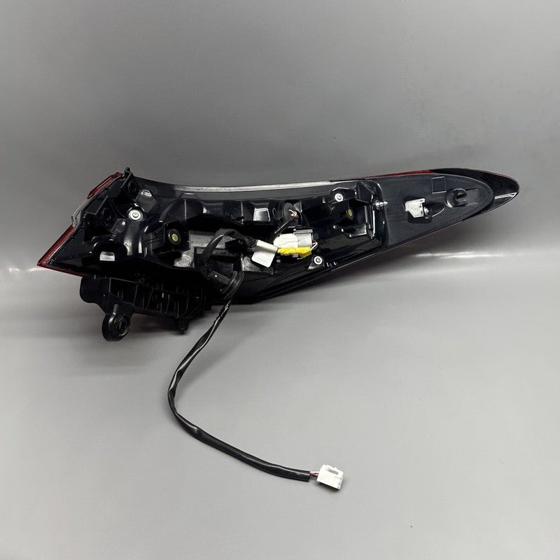 TOYOTA CAMRY TAIL LIGHT LEFT DRIVER 2018 2019 2020 OEM