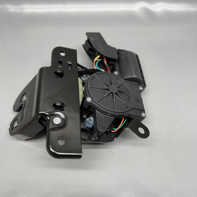 1500604-00-B TESLA MODEL Y 3 LIFTGATE LINCH CINCH 2018 19 20 21 22 2023 OEM 1500604-00-B