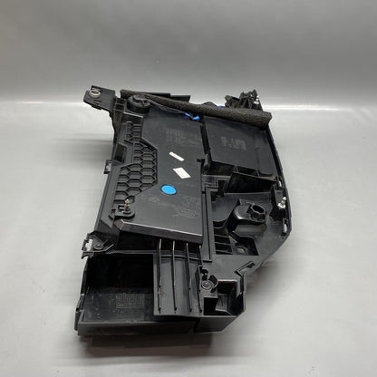 L8B2-13404-DD LAND ROVER TAIL LIGHT RIGHT PASSENGER 2020 2021 2022 OEM L8B2-13404-DD