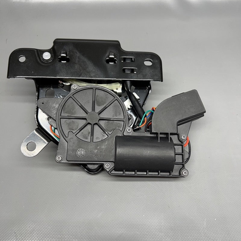 1500604-00-B TESLA MODEL Y 3 LIFTGATE LINCH CINCH 2018 19 20 21 22 2023 OEM 1500604-00-B
