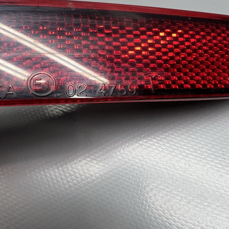1077406 TESLA MODEL 3 REAR BUMPER REFLECTOR LEFT DRIVER 2016 2017 2018 2019 2020 OEM