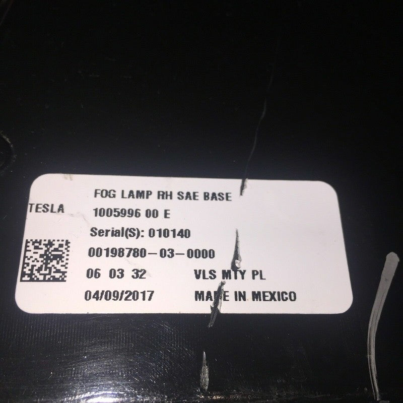 100599500E TESLA MODEL S RIGHT SIDE FOG LIGHT 2015 2016 OEM