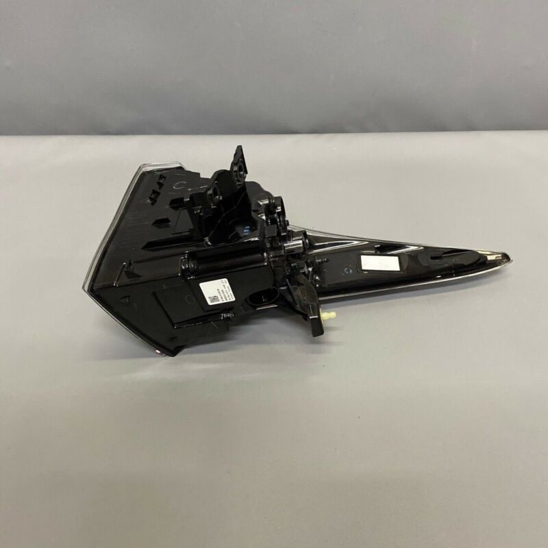 81550-0R030 TOYOTA PRIUS TAIL LIGHT LEFT DRIVER 81550-0R030 2016 2017 2018 LED OEM