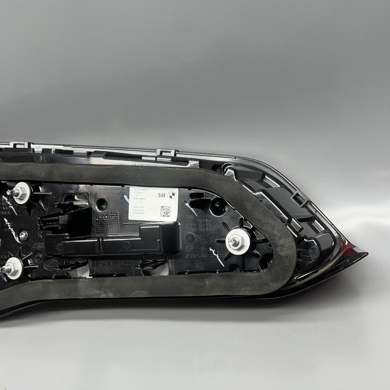 BMW X5 TAIL LIGHT RIGHT PASSENGER INNER 2019 2020 2021 OEM 8793199807