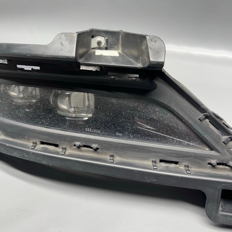 CHRYSLER 300 FOG LIGHT LEFT DRIVER 2015 2016 2017 2018 OEM 9403949