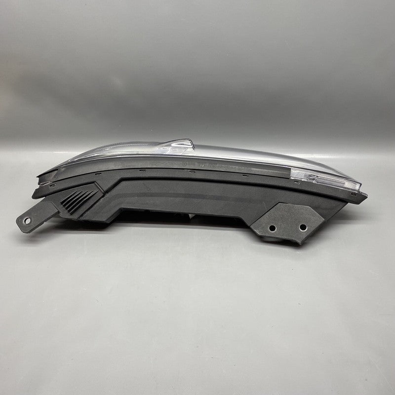 92207-J9010 HYUNDAI KONA DAYTIME RUNNING LIGHT LEFT DRIVER 2018 2019 2020 2021 92207-J9010