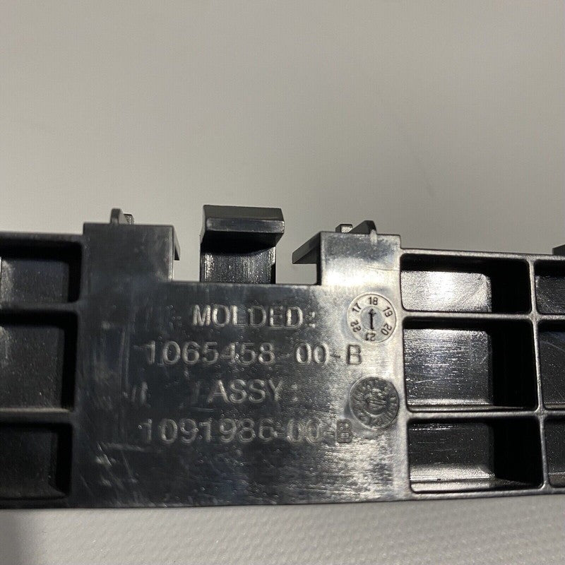 1091986-00-B TESLA MODEL S REAR BUMPER BRACKET LEFT 2016 2017 2018 2019 2020 1065458-00-B OEM