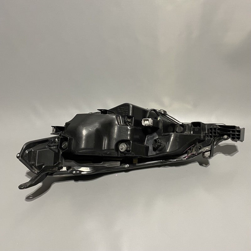 TOYOTA COROLLA HEADLIGHT RIGHT PASSENGER HALOGEN 2017 2018 2019 OEM