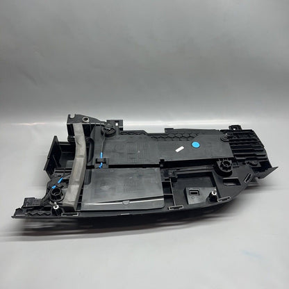 L8B3-13405-A LAND ROVER DEFENDER TAIL LIGHT LEFT DRIVER 2020 2021 2022 OEM L8B3-13405-A